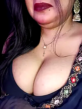 Suhanakhan00 online show from March 2025 11:00:01 AM