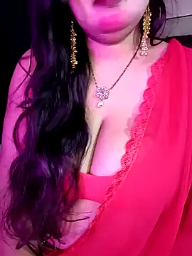 Suhanakhan00 online show from February 2026 07:07:01 AM