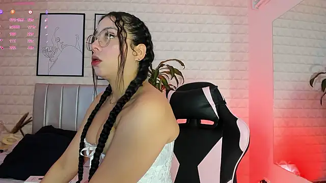 Lizzie-Evans online show from February 2026 12:11:01 PM