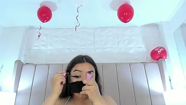 Snapshot of MollyBigBoobs12 chatting on February 2025 08:03:02 PM MollyBigBoobs12 online show from February 2025 08:03:02 PM