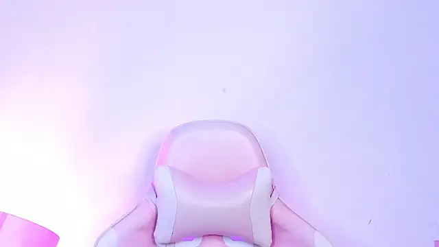 Snapshot of MollyBigBoobs12 chatting on March 2025 08:12:01 PM MollyBigBoobs12 online show from March 2025 08:12:01 PM