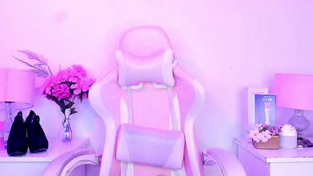 Snapshot of MollyBigBoobs12 chatting on March 2025 11:33:01 PM MollyBigBoobs12 online show from March 2025 11:33:01 PM