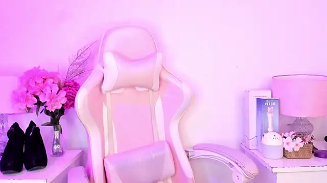 Snapshot of MollyBigBoobs12 chatting on March 2025 11:59:02 PM MollyBigBoobs12 online show from March 2025 11:59:02 PM