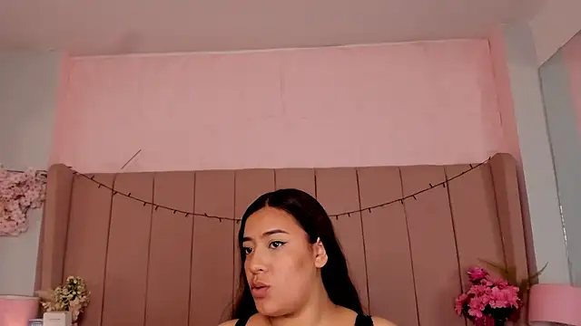 Snapshot of MollyBigBoobs12 chatting on September 2025 08:21:02 PM MollyBigBoobs12 online show from September 2025 08:21:02 PM