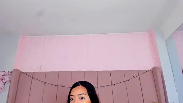 Snapshot of MollyBigBoobs12 chatting on September 2025 08:22:02 PM MollyBigBoobs12 online show from September 2025 08:22:02 PM