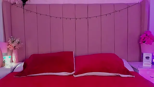 Snapshot of MollyBigBoobs12 chatting on November 2025 08:51:01 PM MollyBigBoobs12 online show from November 2025 08:51:01 PM