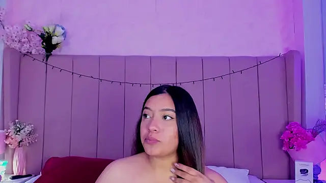 Snapshot of MollyBigBoobs12 chatting on November 2025 08:42:01 PM MollyBigBoobs12 online show from November 2025 08:42:01 PM