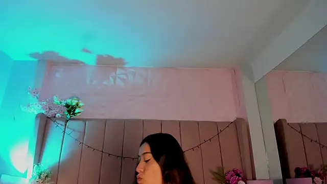 Snapshot of MollyBigBoobs12 chatting on December 2025 08:49:02 PM MollyBigBoobs12 online show from December 2025 08:49:02 PM