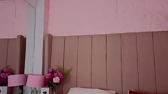 Snapshot of MollyBigBoobs12 chatting on January 2026 08:33:01 PM MollyBigBoobs12 online show from January 2026 08:33:01 PM