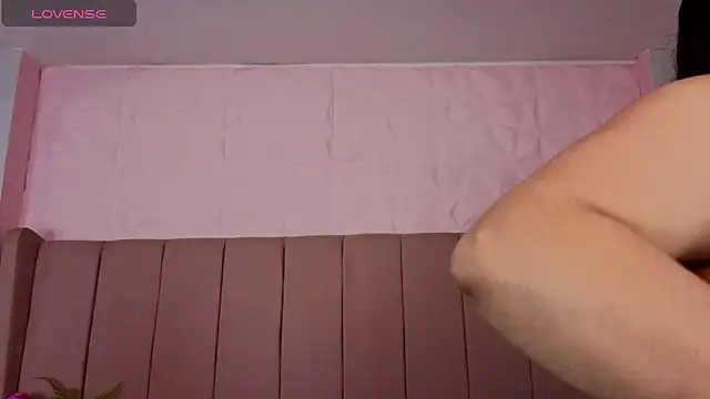 Snapshot of MollyBigBoobs12 chatting on January 2026 08:47:01 PM MollyBigBoobs12 online show from January 2026 08:47:01 PM