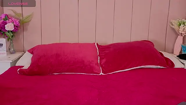 Snapshot of MollyBigBoobs12 chatting on January 2026 09:08:01 PM MollyBigBoobs12 online show from January 2026 09:08:01 PM