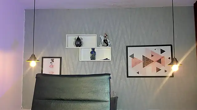 Snapshot of Valeria_roussi chatting on December 2024 01:22:02 PM Valeria roussi online show from December 2024 01:22:02 PM