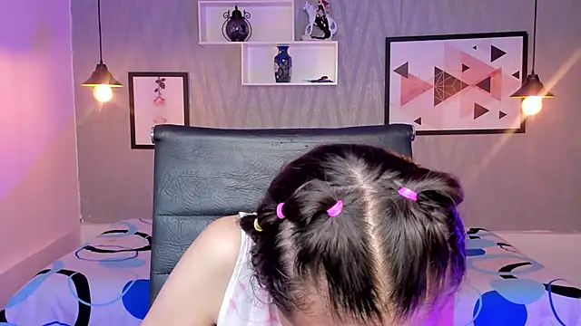 Snapshot of Valeria_roussi chatting on December 2024 02:00:02 PM Valeria roussi online show from December 2024 02:00:02 PM