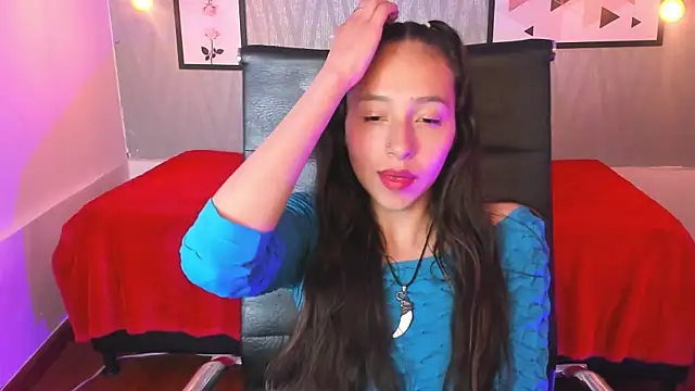 Snapshot of Valeria_roussi chatting on December 2024 08:07:02 PM Valeria roussi online show from December 2024 08:07:02 PM