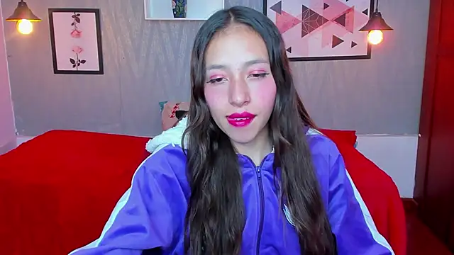 Snapshot of Valeria_roussi chatting on January 2025 07:37:01 PM Valeria roussi online show from January 2025 07:37:01 PM