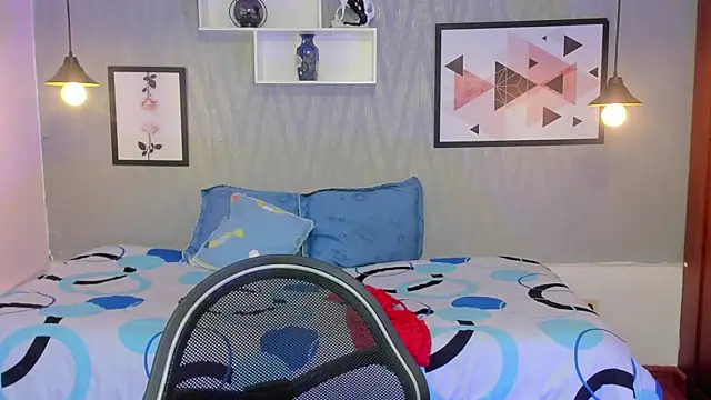 Snapshot of Valeria_roussi chatting on February 2025 01:49:02 PM Valeria roussi online show from February 2025 01:49:02 PM