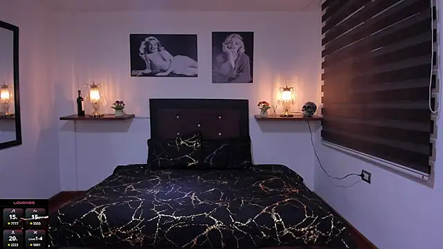 Snapshot of Valeria_roussi chatting on October 2025 01:53:02 PM Valeria roussi online show from October 2025 01:53:02 PM