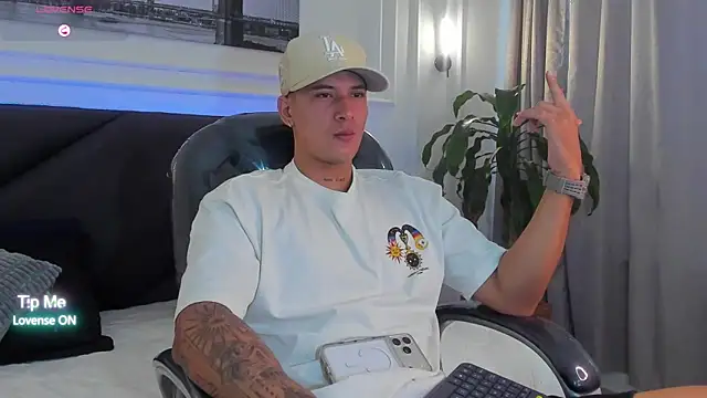 Damian23   online show from February 2026 12:43:02 PM