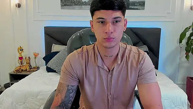 Damian23   online show from February 2026 01:18:01 PM