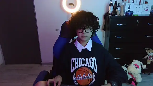 Snapshot of thomascooper7 chatting on October 2025 08:05:01 PM thomascooper7 online show from October 2025 08:05:01 PM