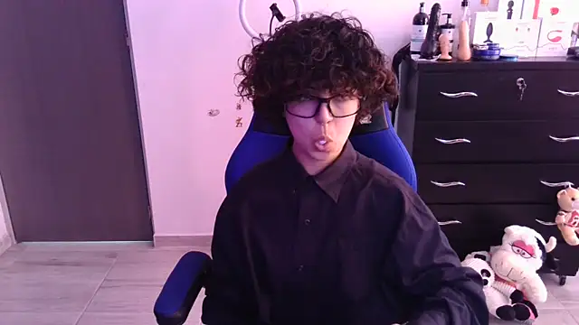 Snapshot of thomascooper7 chatting on November 2025 05:26:02 PM thomascooper7 online show from November 2025 05:26:02 PM