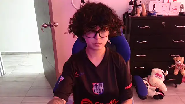 Snapshot of thomascooper7 chatting on November 2025 07:03:01 PM thomascooper7 online show from November 2025 07:03:01 PM