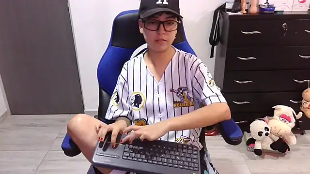 Snapshot of thomascooper7 chatting on November 2025 07:40:03 PM thomascooper7 online show from November 2025 07:40:03 PM