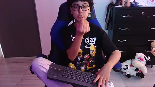 Snapshot of thomascooper7 chatting on December 2025 05:54:02 PM thomascooper7 online show from December 2025 05:54:02 PM