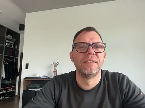 xmnbx77 online show from October 2025 07:30:01 AM