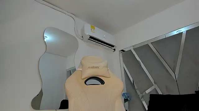 Snapshot of Sofia-candyht chatting on January 2025 08:54:01 PM Sofia-candyht online show from January 2025 08:54:01 PM