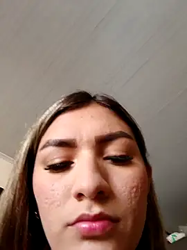 GIRL DONCELLA online show from October 2025 07:37:01 PM