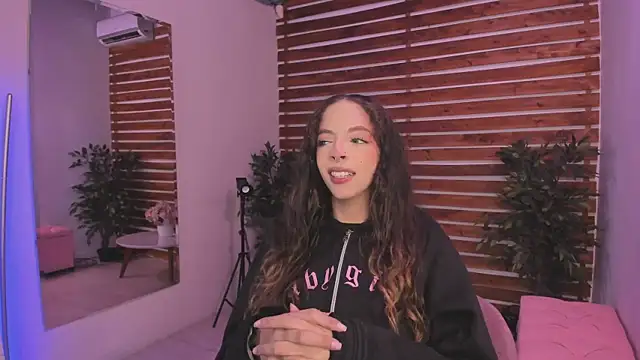 Sapphire Venuss online show from November 2025 02:13:01 AM