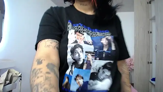 lily f00x online show from December 2025 12:25:02 PM