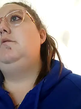 Chloee ep online show from February 2025 03:05:01 PM