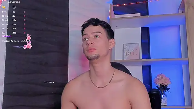 JadeSmiith  online show from December 2024 10:01:02 PM