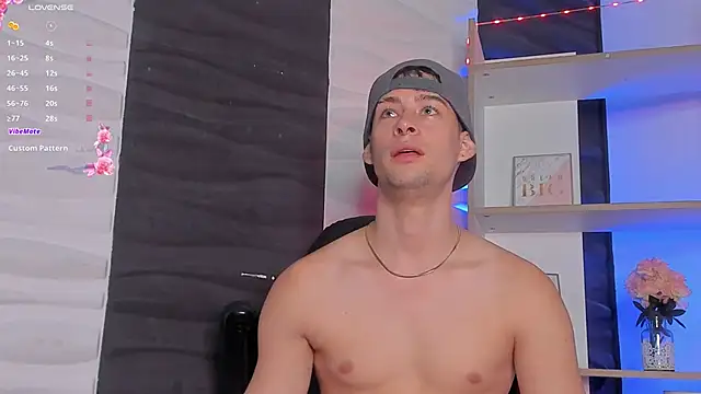 JadeSmiith  online show from December 2024 09:48:01 PM