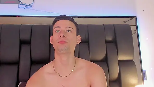 JadeSmiith  online show from February 2025 08:42:01 PM