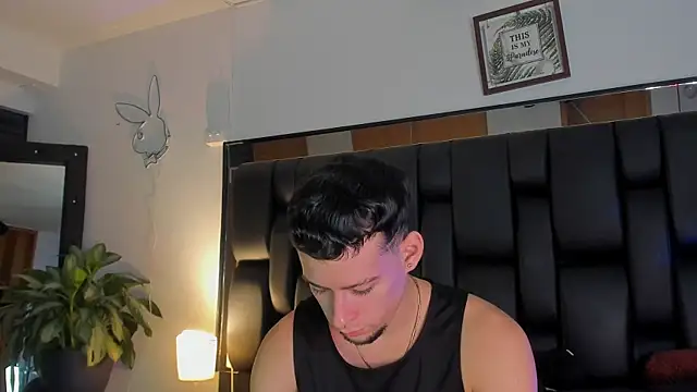 JadeSmiith  online show from September 2025 10:32:01 PM