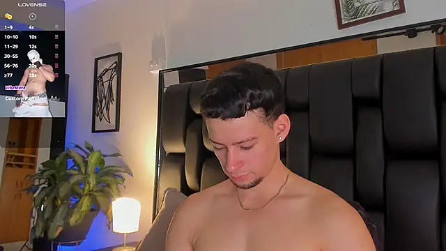 JadeSmiith  online show from September 2025 10:23:02 PM