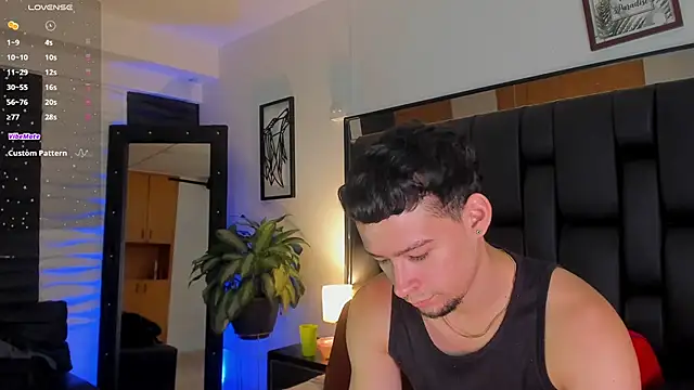 JadeSmiith  online show from September 2025 10:04:02 PM