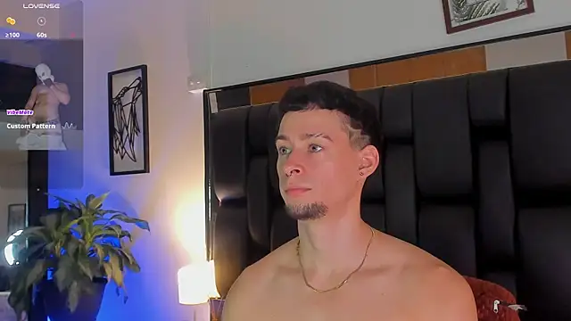 JadeSmiith  online show from October 2025 10:20:02 PM