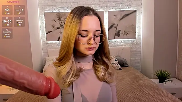 Tiffanyhunt online show from March 2025 02:18:02 PM