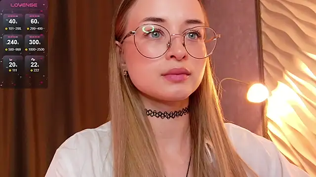 Tiffanyhunt online show from November 2025 01:43:01 PM