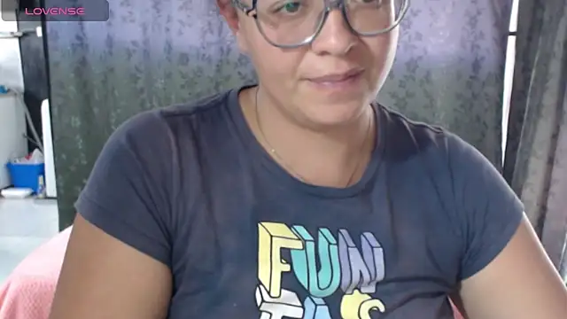 Snapshot of miia-big1boobs_ chatting on June 2026 07:47:02 PM miia-big1boobs online show from June 2026 07:47:02 PM
