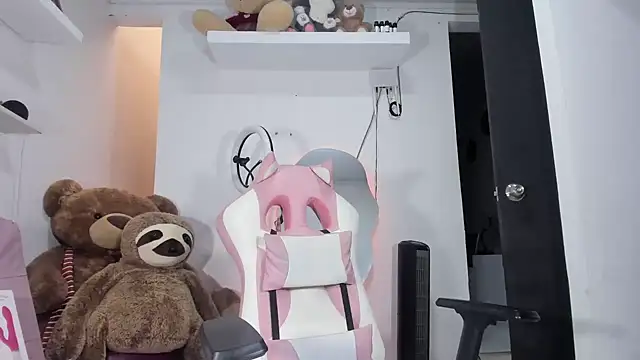 emily palmeer online show from January 2025 11:32:02 AM