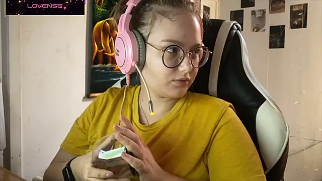 JacyWinslat online show from October 2025 12:38:01 PM