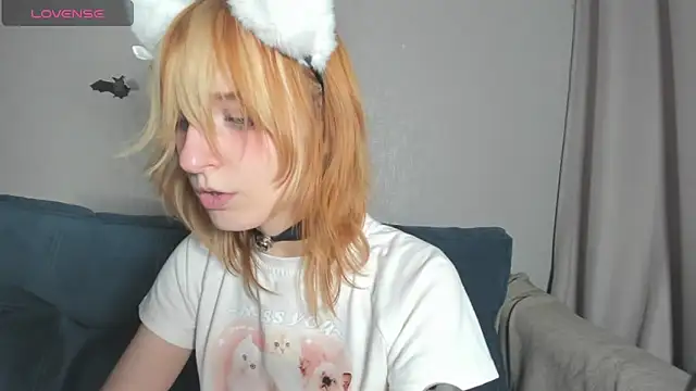 Snapshot of Little_Chips chatting on January 2025 08:01:01 AM Little Chips online show from January 2025 08:01:01 AM