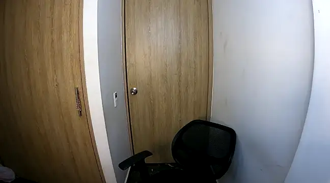 hot quenn online show from December 2024 12:47:01 AM