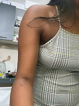 Snapshot of EscorpiLeoncita chatting on February 2025 03:28:01 AM EscorpiLeoncita online show from February 2025 03:28:01 AM