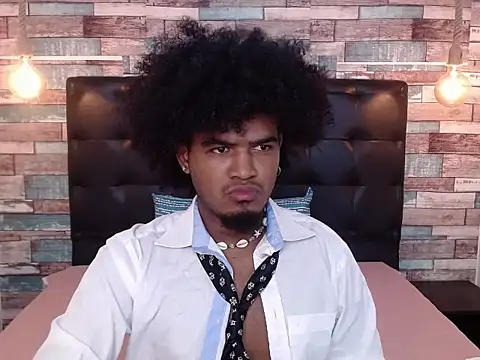 Snapshot of JaicobRuneer chatting on October 2025 11:46:02 PM JaicobRuneer online show from October 2025 11:46:02 PM